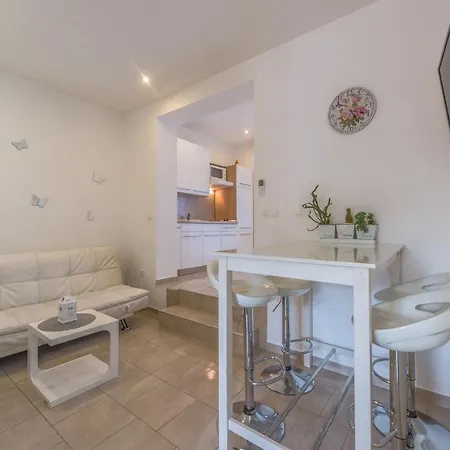 Stars Bed & Breakfast 4*